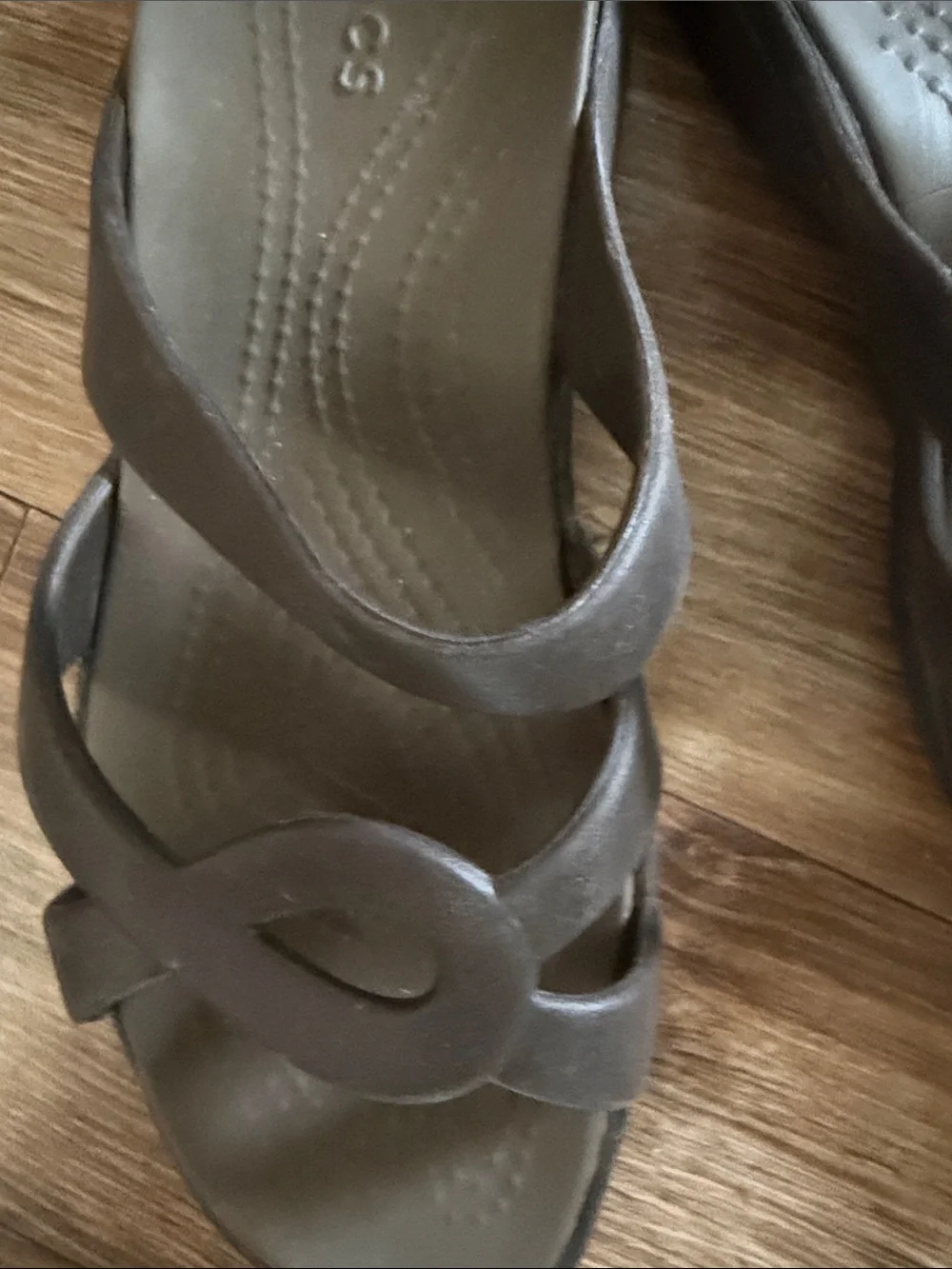 CROCS Women's Brown Strappy Slip-On Sandals - Picture 7 of 10